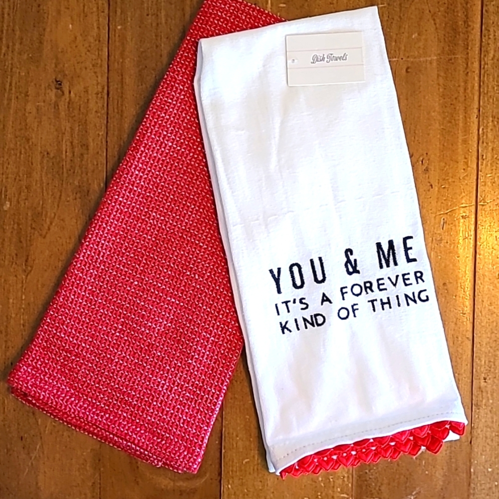 NWT Set of 2 dish towels, red and white